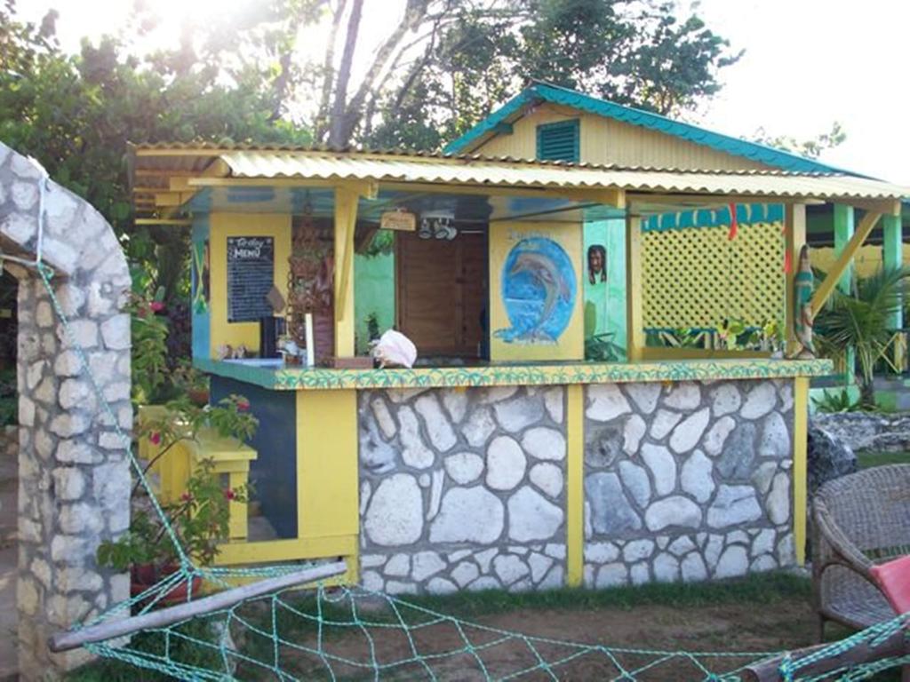 Banana Shout Resort