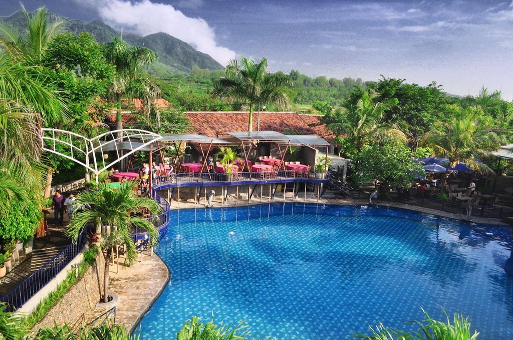 Bukit Daun Hotel and Resort