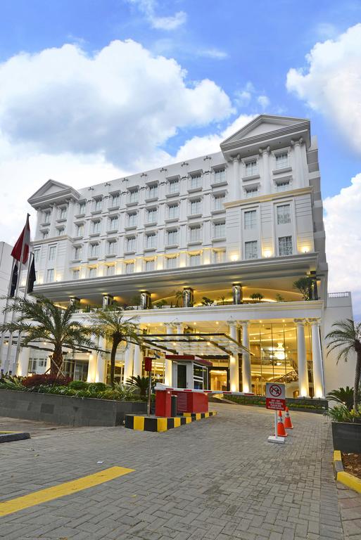 Grand Savero Hotel