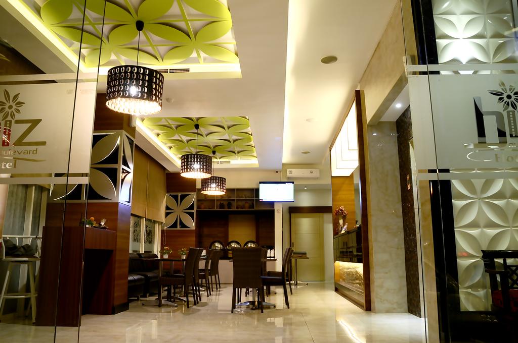 Biz Boulevard Hotel