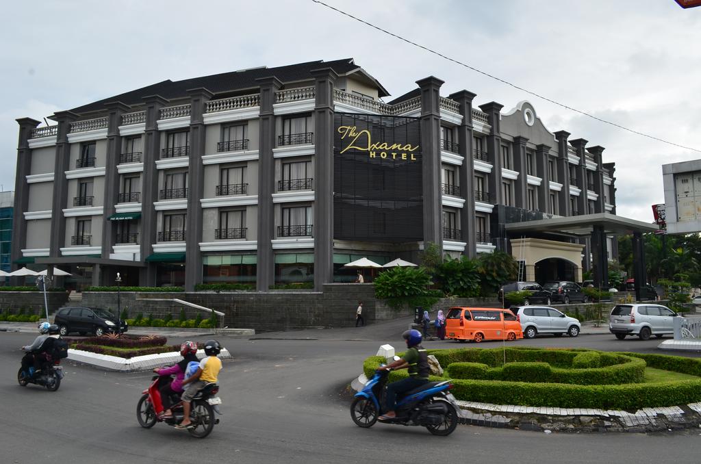 The Axana Hotel - Padang