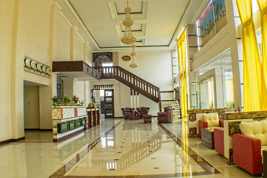 Grand City Batu Hotel