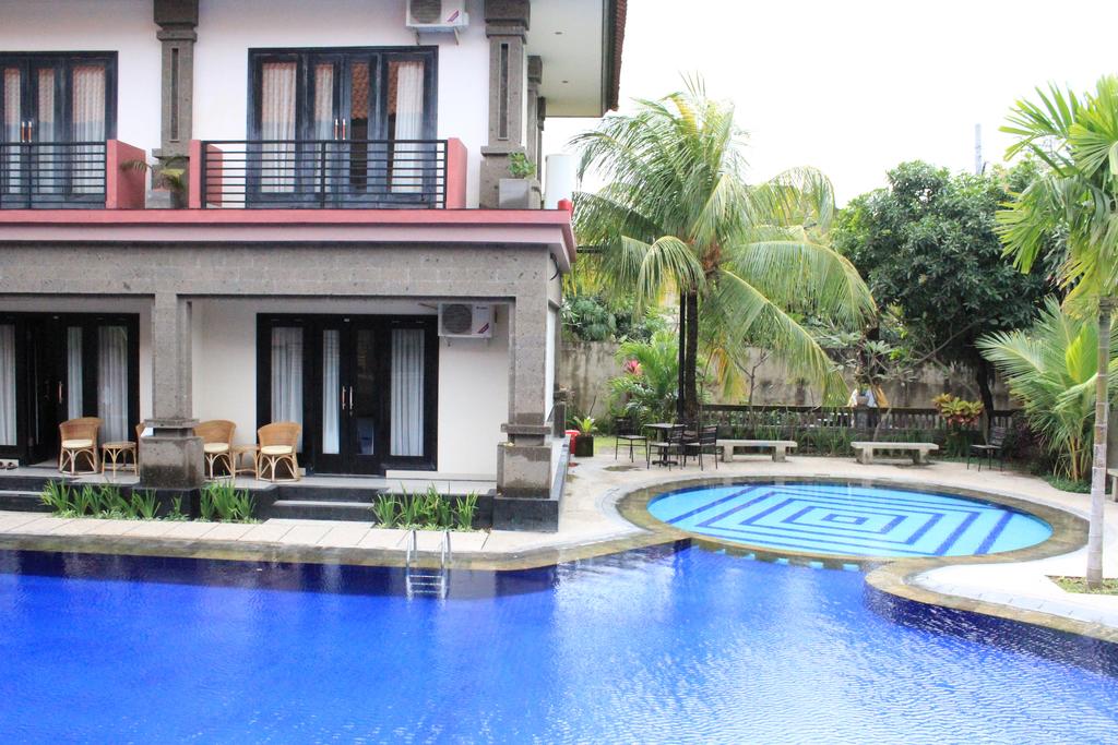 Taman Tirta Ayu Pool and Mansion