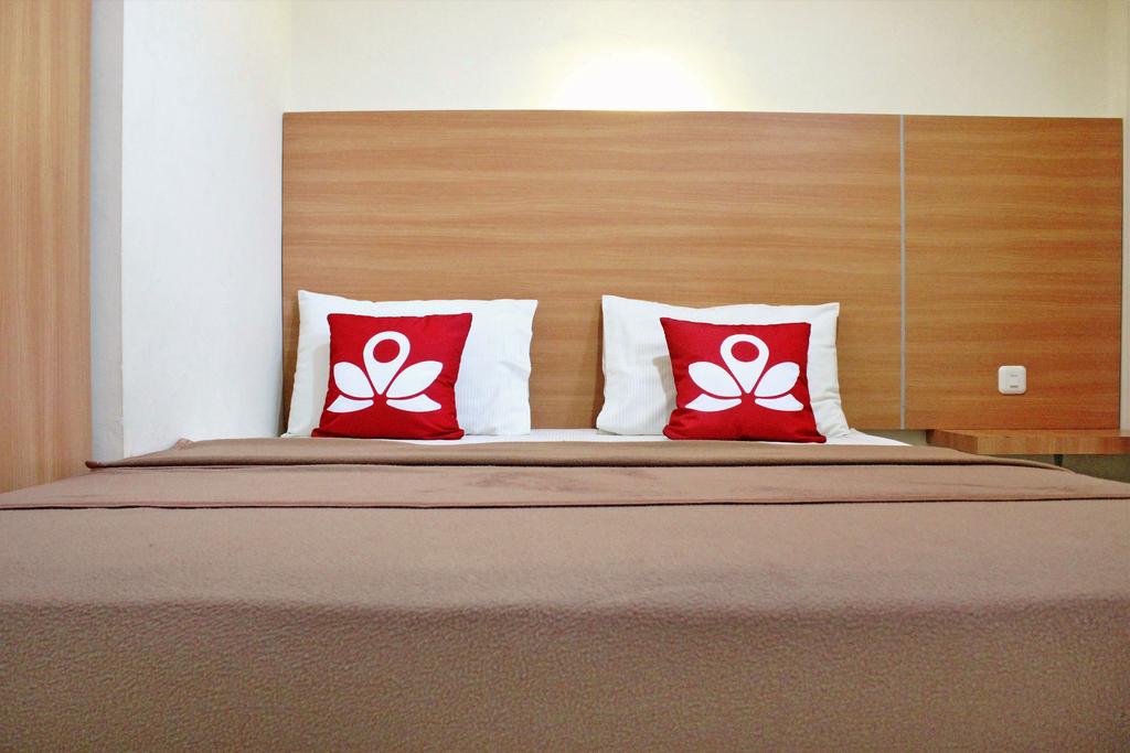 ZEN Rooms Bontolangkasa