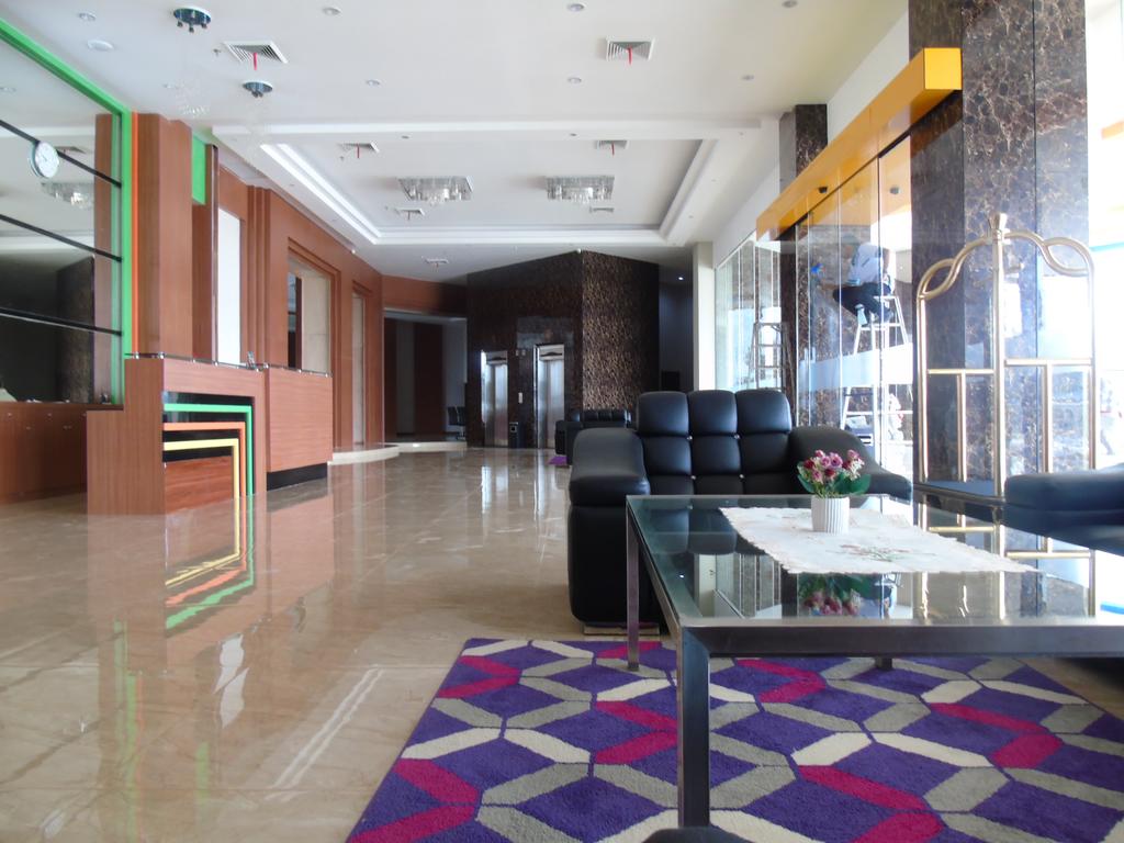 V Hotel Jambi