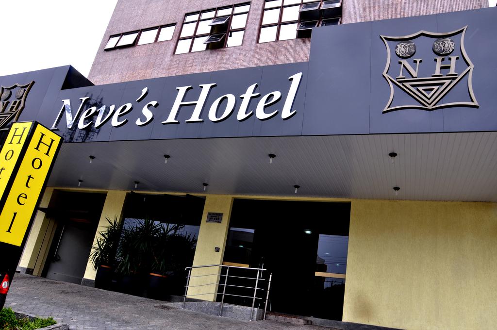 Neves Hotel