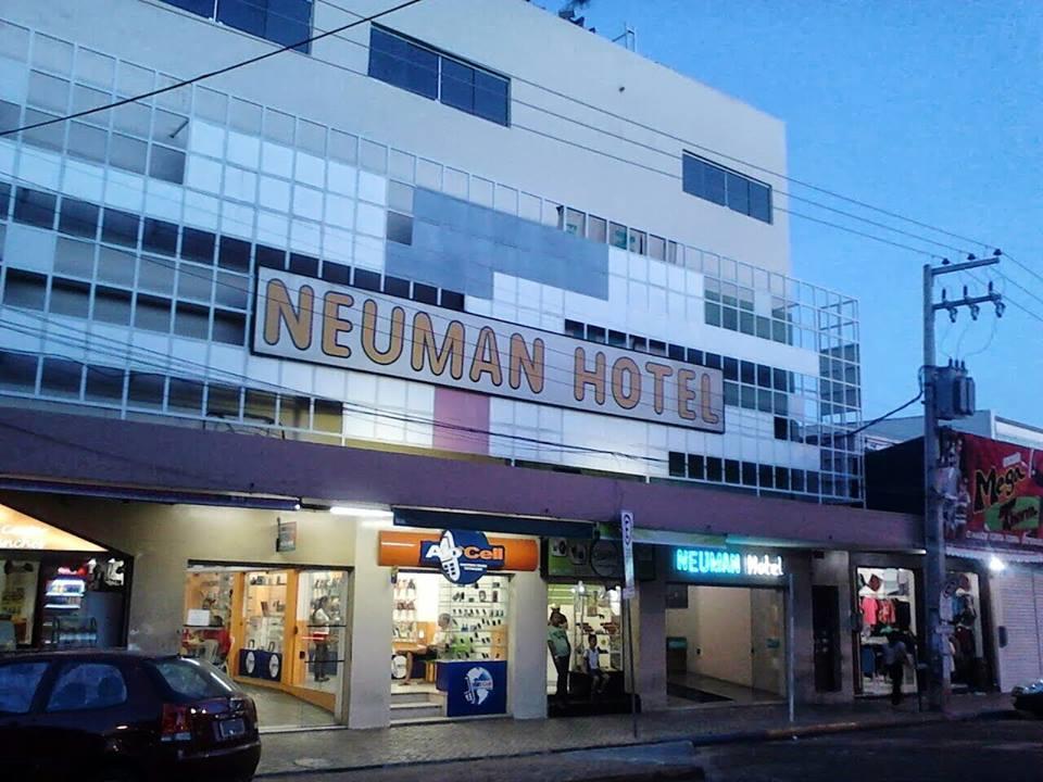 Neuman Hotel