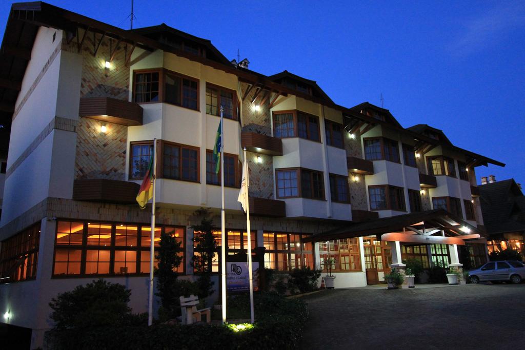 Hotel Aguas Claras