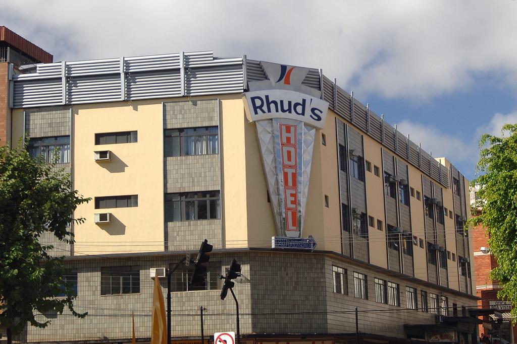 Rhuds Hotel