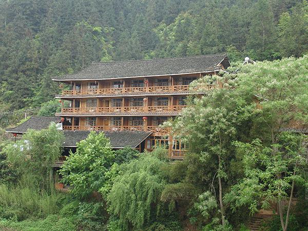 Dong Village Hotel