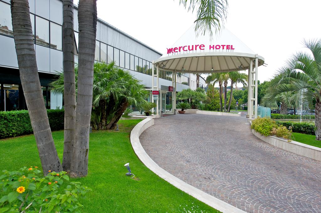 Mercure Roma West