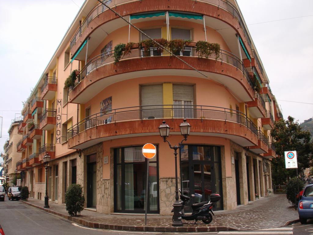 Hotel Mignon