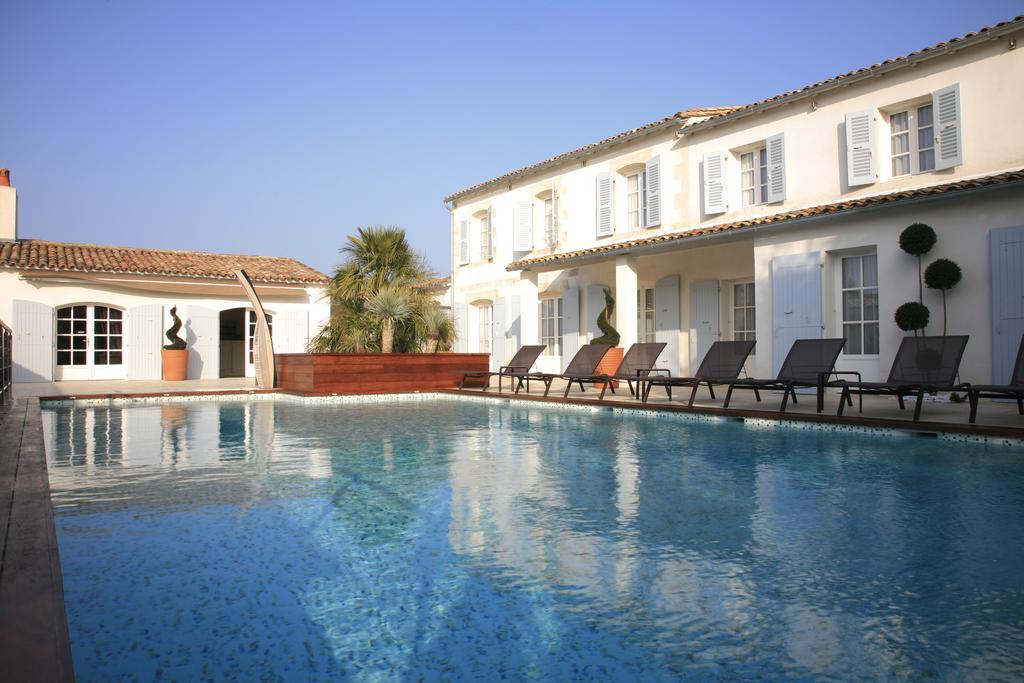 Le Clos Saint Martin Hotel and Spa