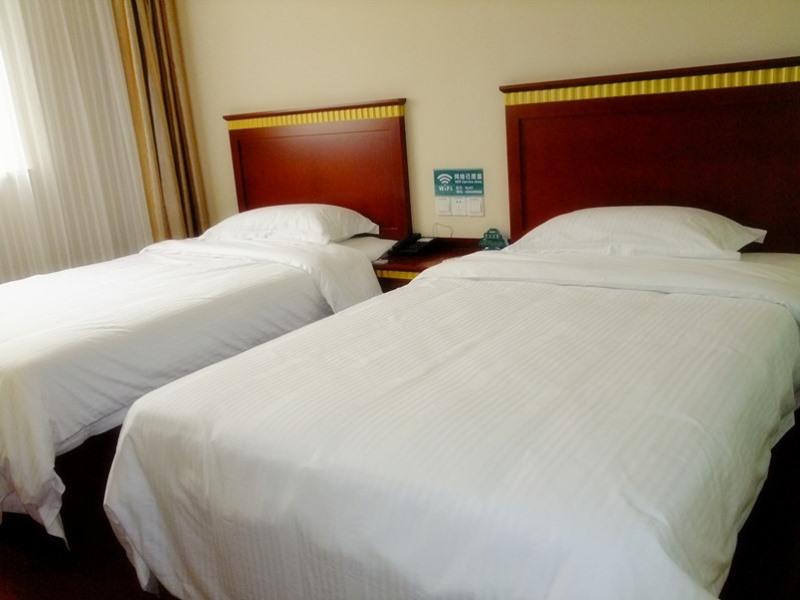 GreenTree Inn JiangSu WuXi BaShi HuaXiaQingCheng XiGang Road Shell Hotel