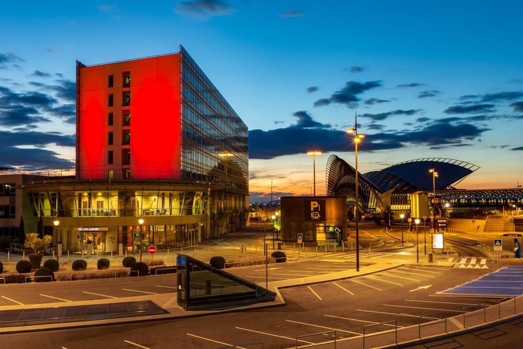 NH Lyon Airport