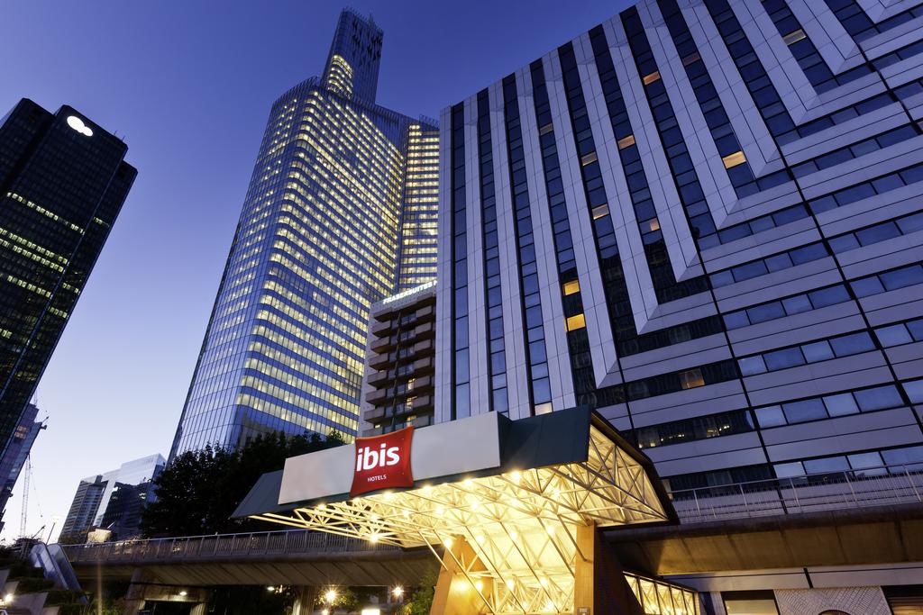 Ibis Paris La Defense Centre