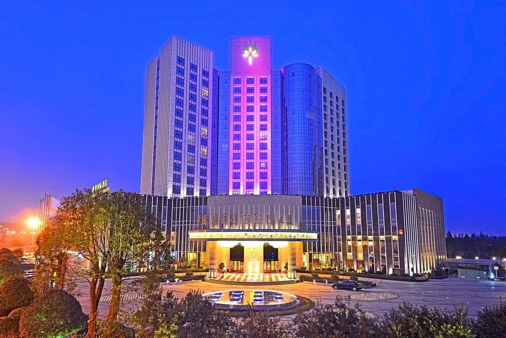 Longhua Intl Hotel