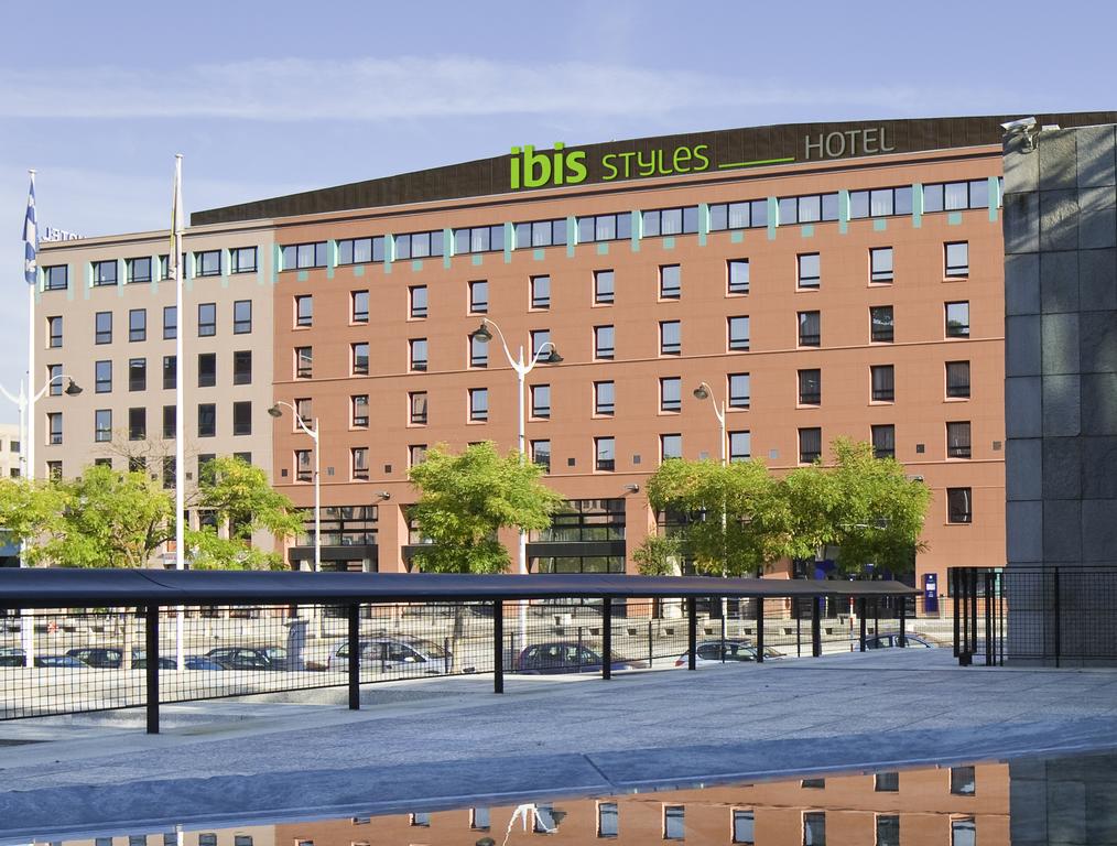 ibis styles Evry Cathédrale