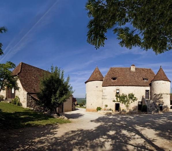 Hôtel Restaurant Les Vieilles Tours