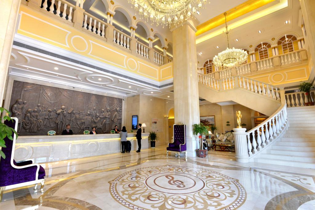 Vienna Hotel Qinzhou North Area Plaza