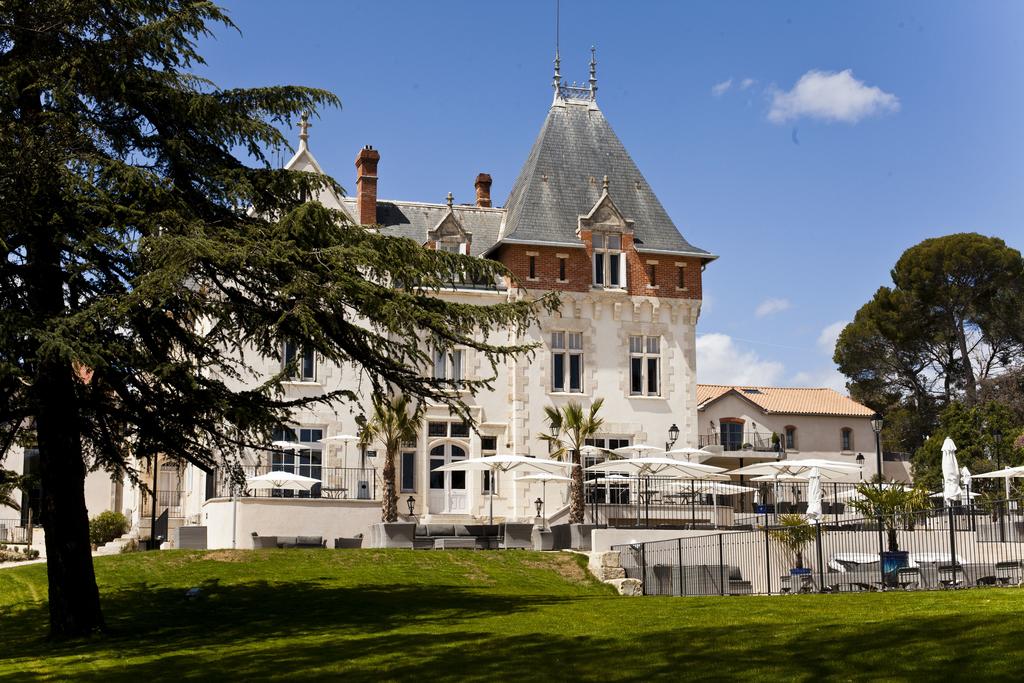 Château Saint Pierre de Serjac