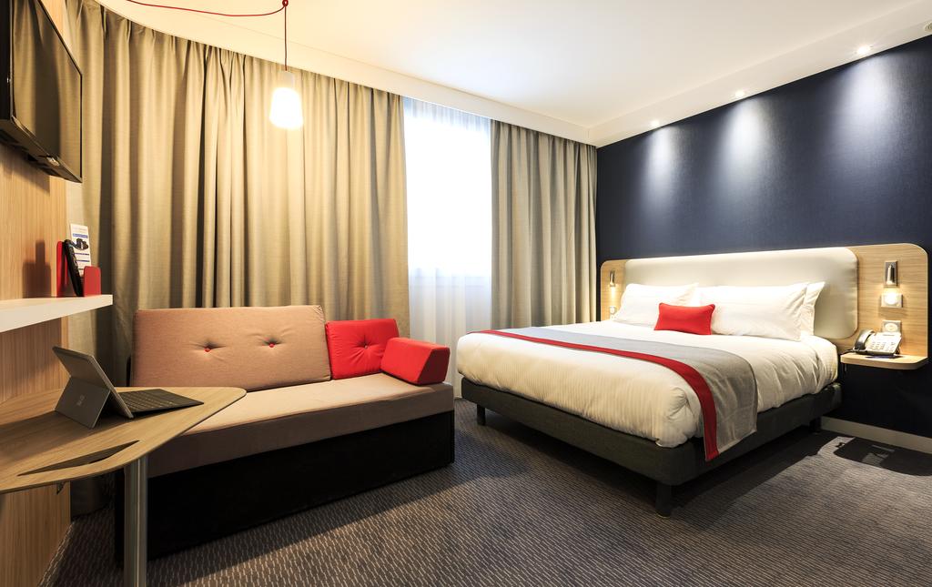 Holiday Inn Exp Velizy