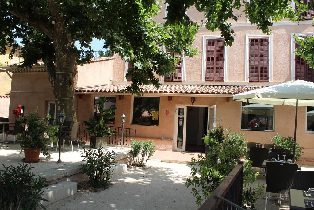 Le Clos Des Acacias