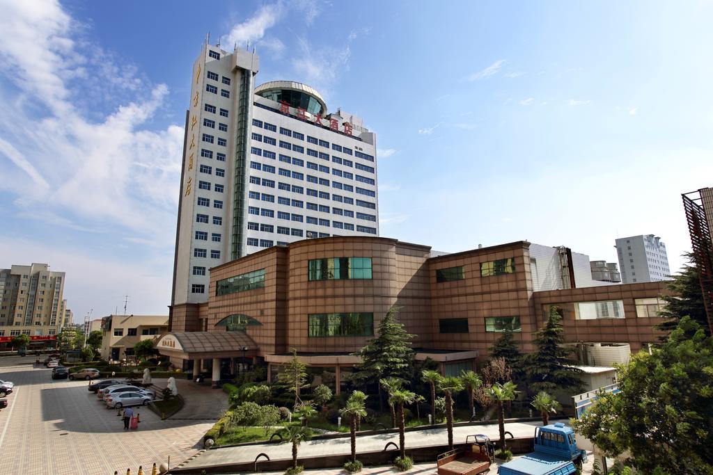 Yangzhou Chenmao Jingjiang Hotel