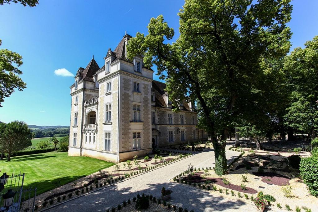 Domaine du Chateau de Monrecour - Hotel et Restaurant