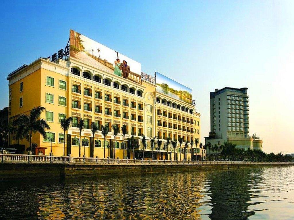 Zhongshan Riverside Hotel