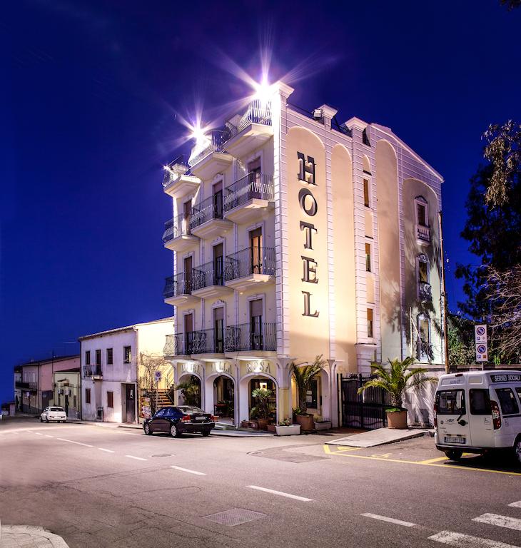 Villarosa Hotel