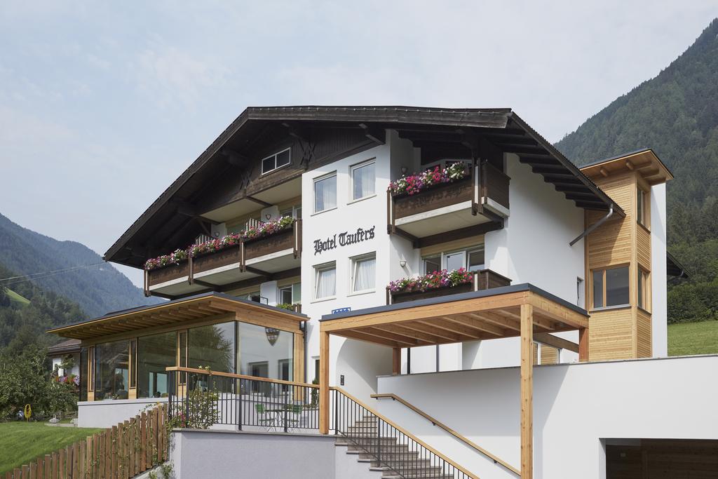 Hotel Taufers