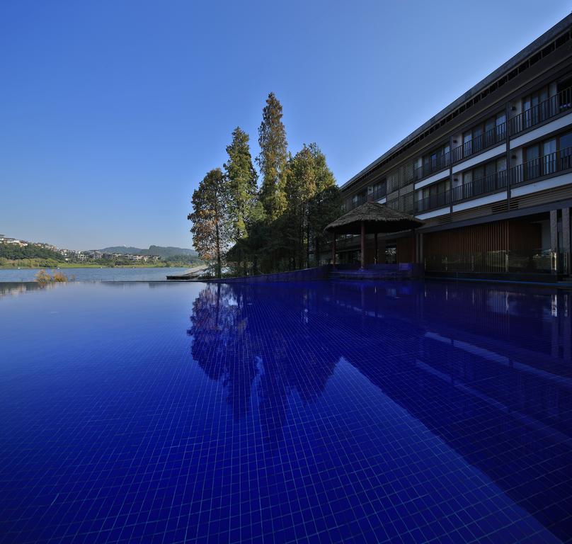 Baiyun Lakeside Hotel