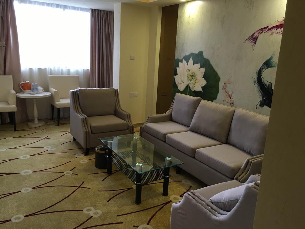 Lu Kai Yue Business Hotel