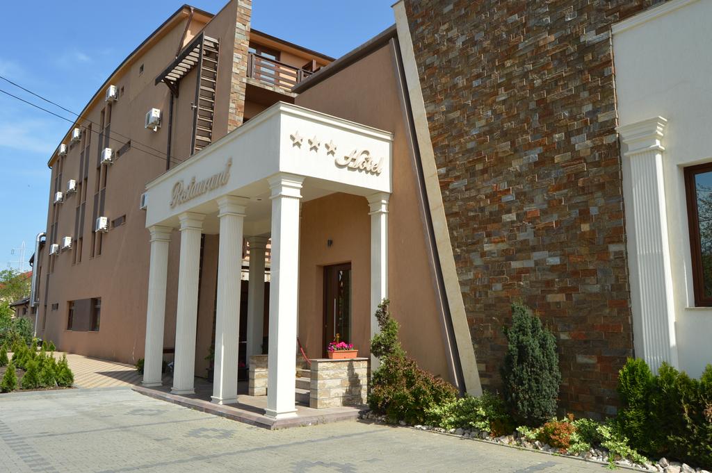 Hotel Yarus