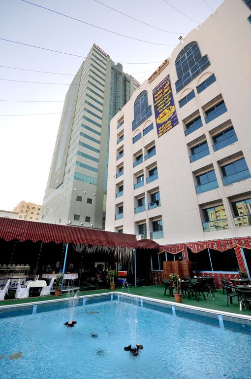 Al Bustan Tower Hotel Suites