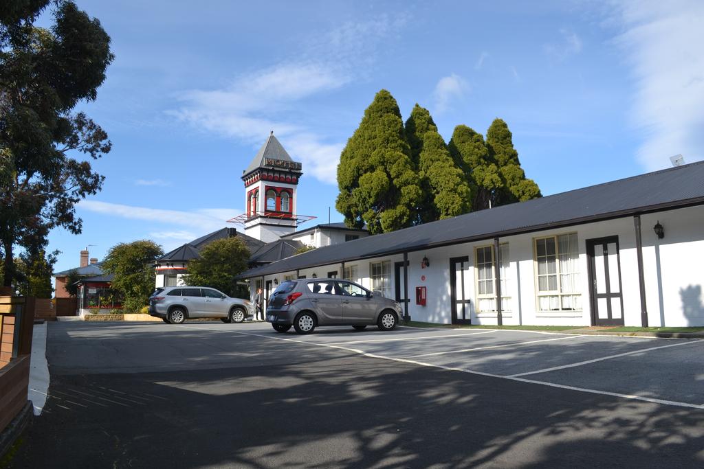 Hobart Tower Motel