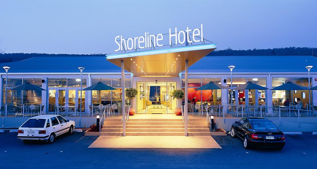 Shoreline Hotel