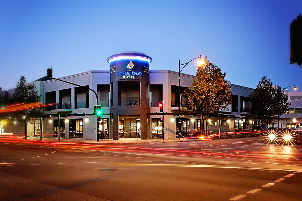 Mawson Lakes Hotel