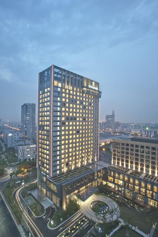 Renaissance Shanghai Caohejing Hotel