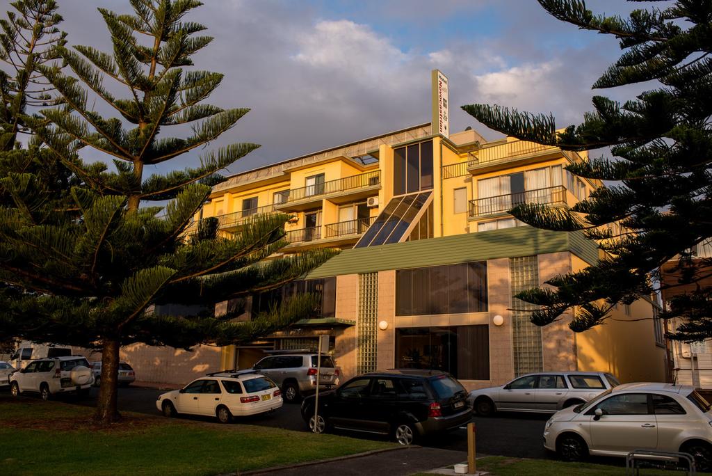 Newcastle Beach Hotel