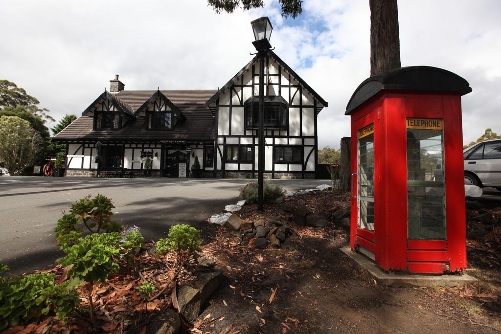 Fox And Hounds Inn