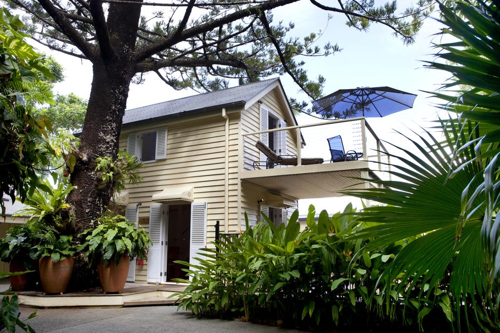 Port Douglas Cottage and Lodge