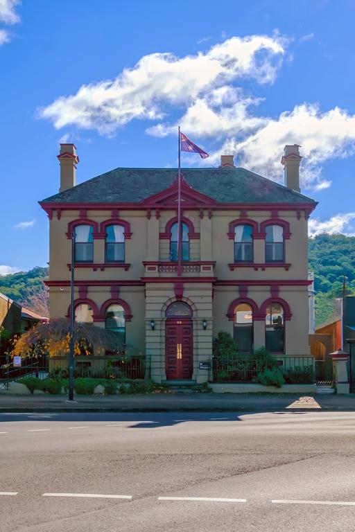 Old Bank Boutique Hotel