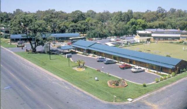 Deniliquin Country Club Motor Inn