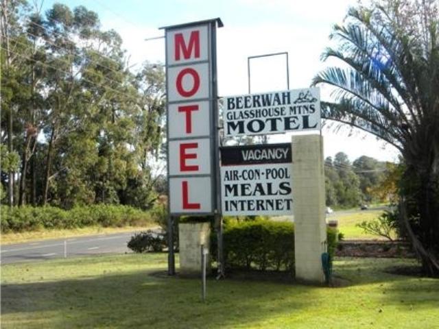 Beerwah Glasshouse Mountains Motel