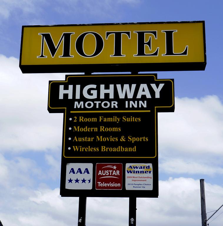 Highway Motor Inn