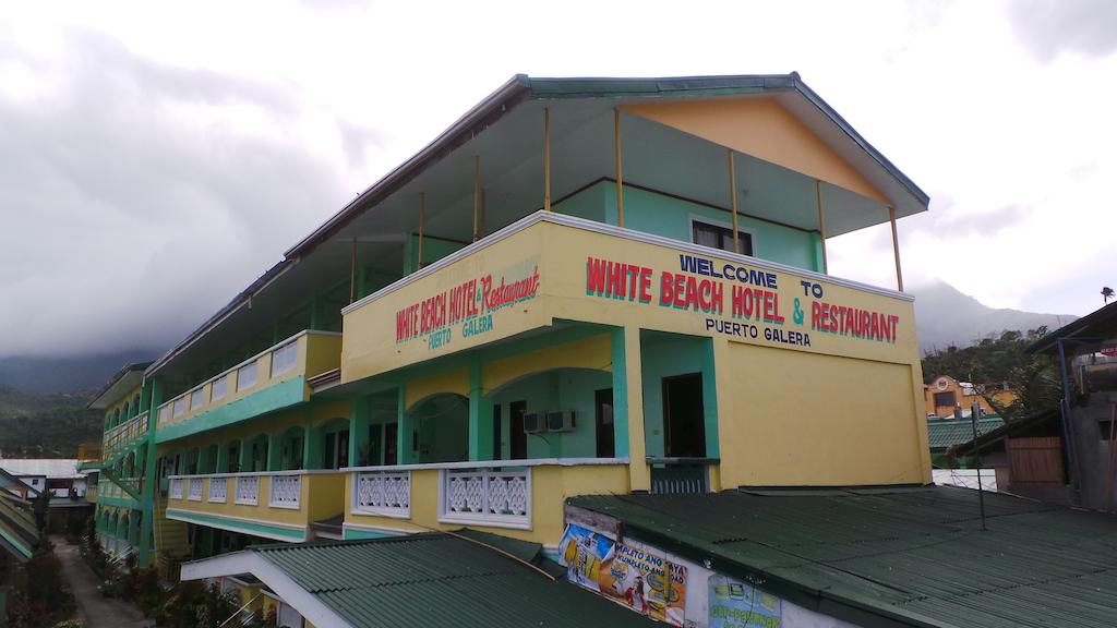 White Beach Hotel Bar and Restaurant