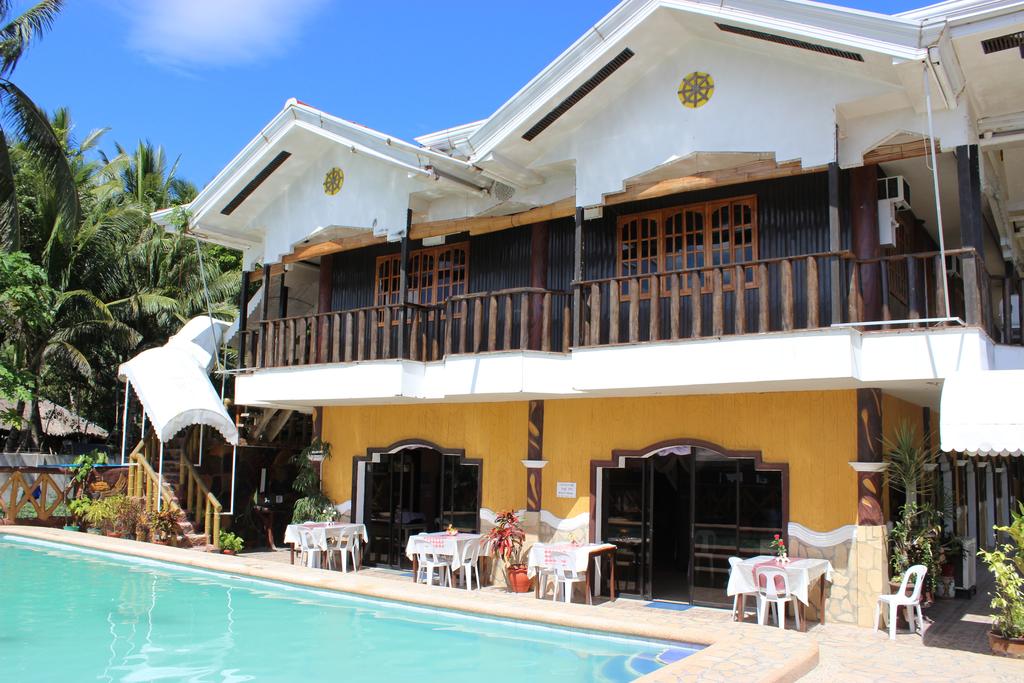 Villa Limpia Beach Resort