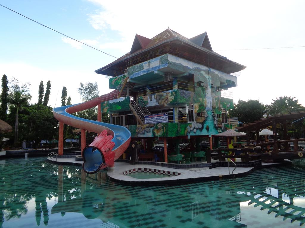 Nipa Hut Resort